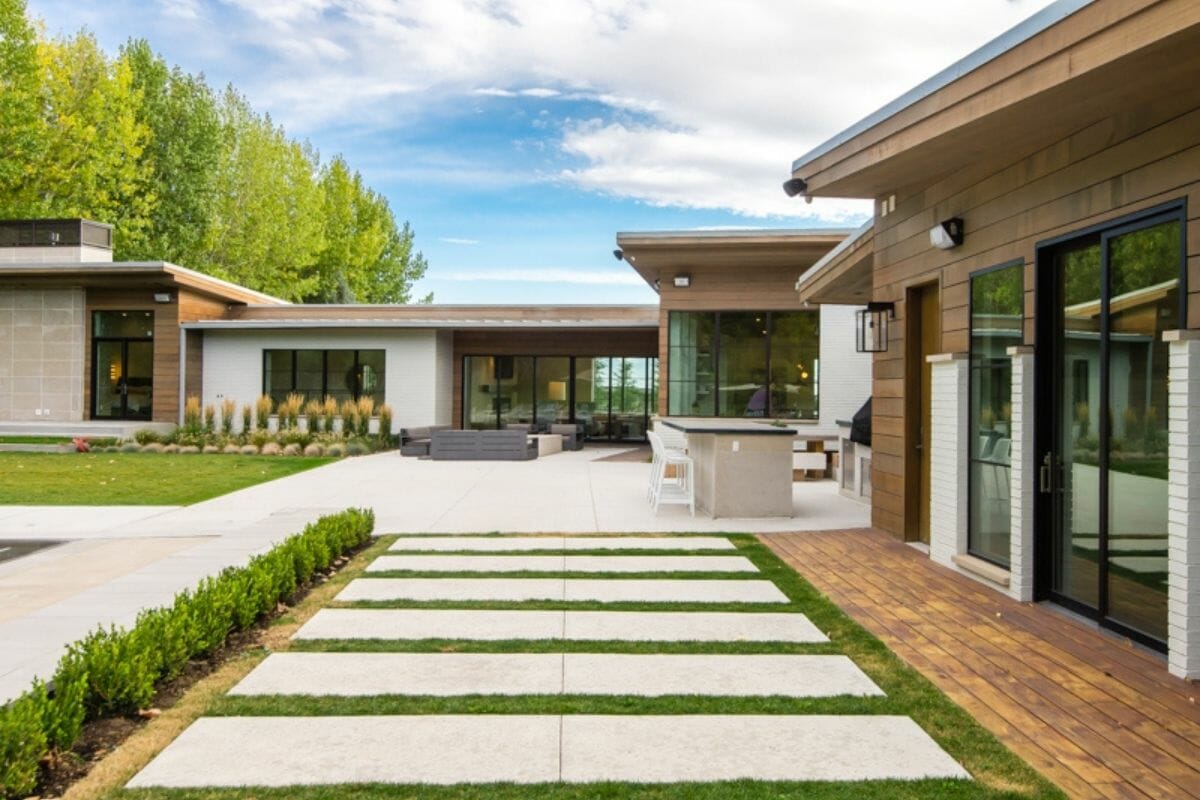 Modern home in Utah sold by Woodley Real Estates' residential listing agents